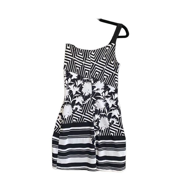 Heart Moon Star Y2k Cosmic Black/White Mixed Print Shift Dress. Size Medium. - Picture 5 of 8